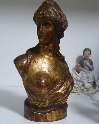 Vecchia scultura in legno scultura lignea