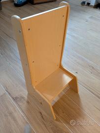 sedia e scivolo in legno 