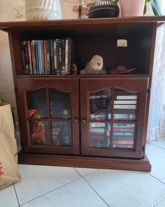 Mobile porta TV in legno con ante in vetro