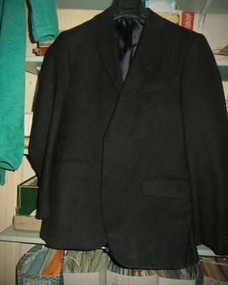 Vestito completo uomo nero