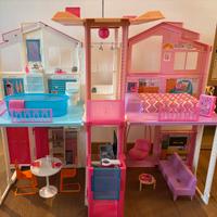 Casa di Barbie a tre piani