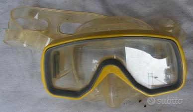 Maschere sub vari tipi+pompa fucile+pinne mares