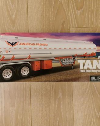 Kit Revell Tanker 40' scala 1:32