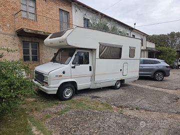 Camper 5 posti CI turistico Grosso mansardato 1994