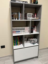 Libreria grigio/bianco con con vano contenitore