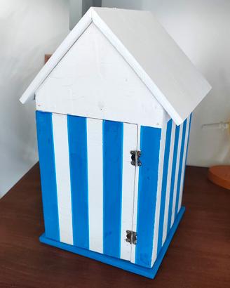 Cabina da spiaggia stile francese con porta-taglio