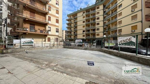 Viale strasburgo terreno 110 mq fronte strada