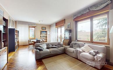 SPLENDIDA VILLA BIFAMILIARE IN ZONA COLLINARE, VIA