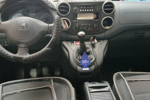 Peugeot Partner Autocarro 5posti