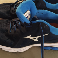 Scarpe Mizuno n.45 nuove senza cartellino.