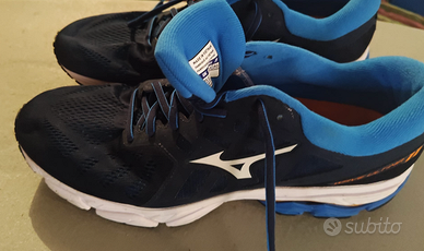 Scarpe Mizuno n.45 nuove senza cartellino.