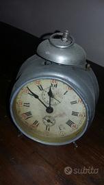 Antico orologio con campanello degli inizi del 900