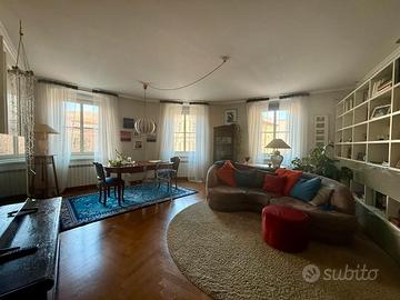 Ampio quadrilocale con vista parco