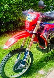 Honda CRF450R targato