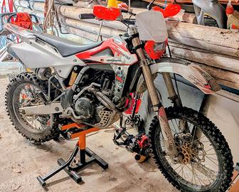 moto Husqvarna enduro 