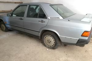 Mercedes 190E 2.0 AUTOMATICA per ricambi/restauro