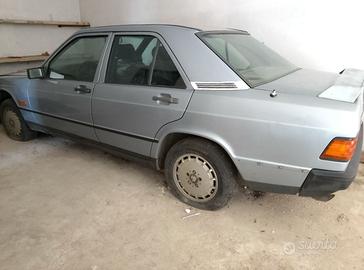 Mercedes 190E 2.0 AUTOMATICA per ricambi/restauro