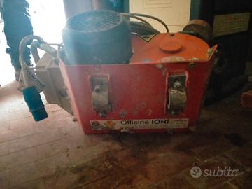 Sollevatore a bandiera per ponteggi