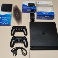 PS4 SLIM 500GB + 2 Controller + Accessori vari