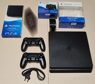 PS4 SLIM 500GB + 2 Controller + Accessori vari