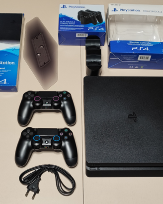 PS4 SLIM 500GB + 2 Controller + Accessori vari