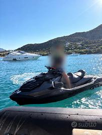 Seadoo Rxt-X 300, triple black, 2022 + pedana