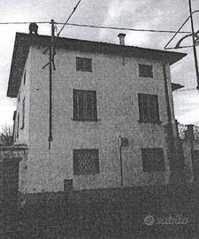 Immobile in asta di 479 m² a Seriate