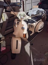 Vespa P 150 X