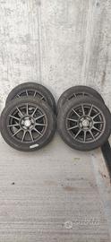 cerchi con gomme invernali 