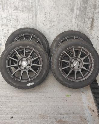 cerchi con gomme invernali 