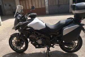 Vendersi moto Suzuki-V-Strom 650.usata km42000