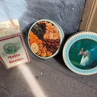 Scatole di latta vecchie