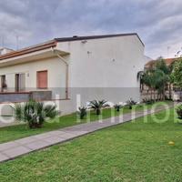 Villa singola con terreno a Fiumefreddo di Sicilia