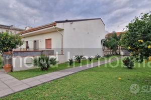 Villa singola con terreno a Fiumefreddo di Sicilia