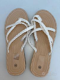 Ciabattine bianche intrecciate