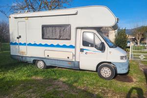 Camper mansardato