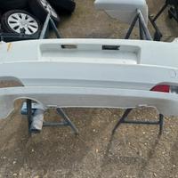 Paraurti posteriore grande punto