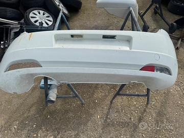 Paraurti posteriore grande punto