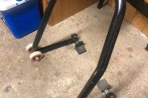 Sollevatore per ruota posteriore