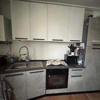 Cucina completa di elettrodomestici