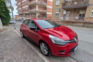 Clio 0.9 tce 90CV Moschino Zen