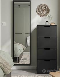 specchio con bordi neri