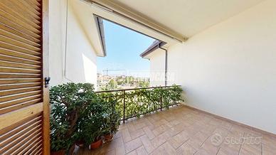 APPARTAMENTO COMPLETO DI ARREDO CON GARAGE E ASCEN