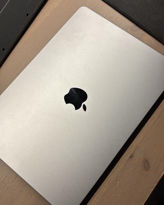 macbook air M2