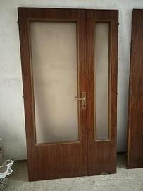 porta in legno con vetro satinato