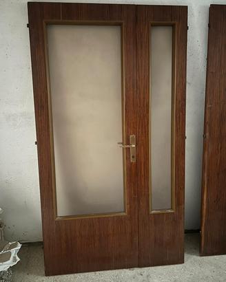 porta in legno con vetro satinato