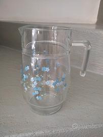 caraffa in vetro + due barattoli in plastica 