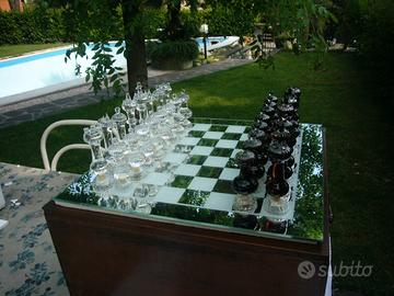 Scacchiera con pezzi in vetro