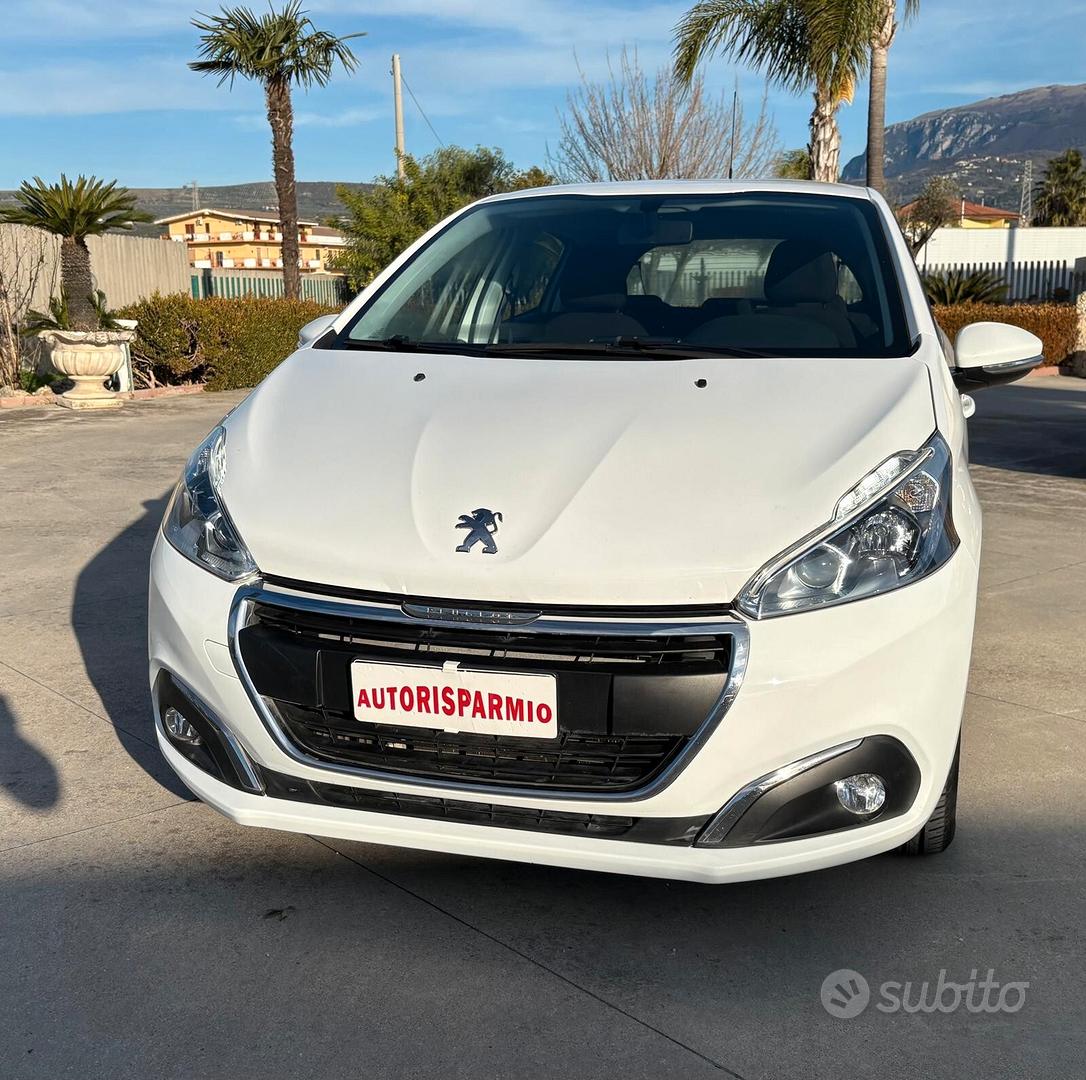 Peugeot 208 2019 photo 2