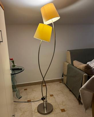 Piantana da salotto/studio con due paralumi